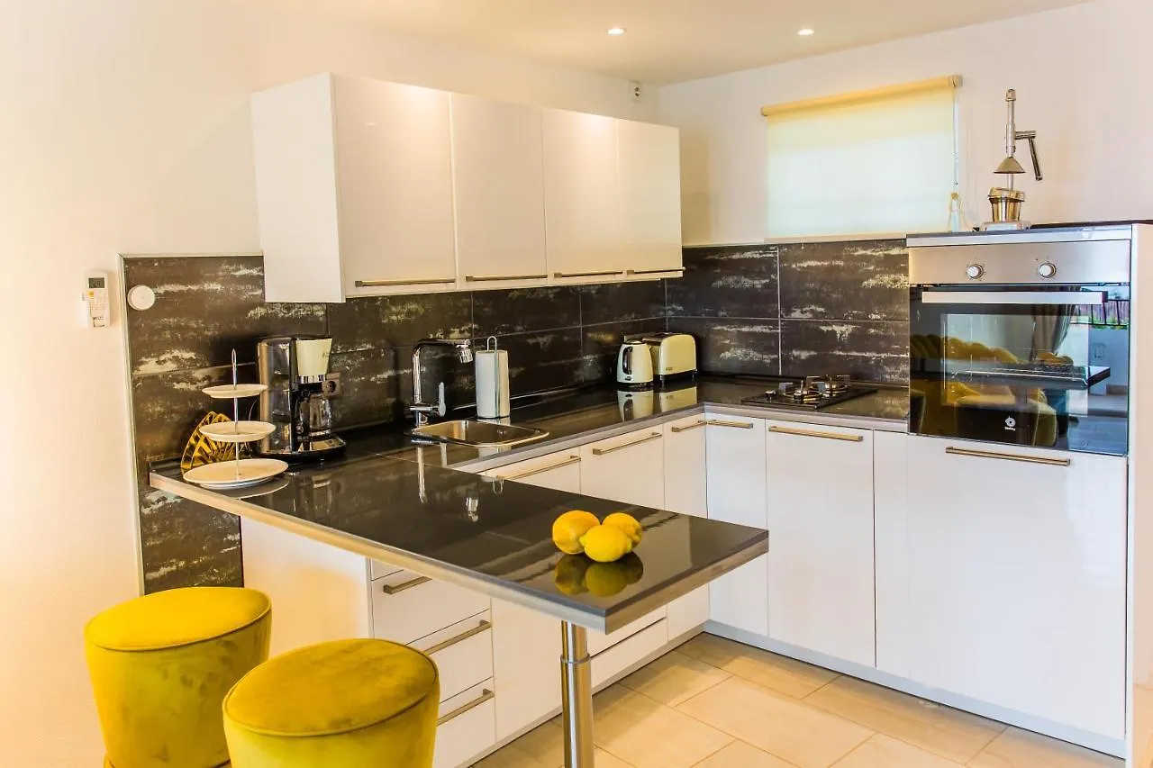Suite Bora Bora Marbella Lägenhet